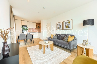 Quay Walk, Wembley - HA0 view 3