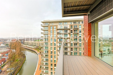 Quay Walk, Wembley - HA0 view 14