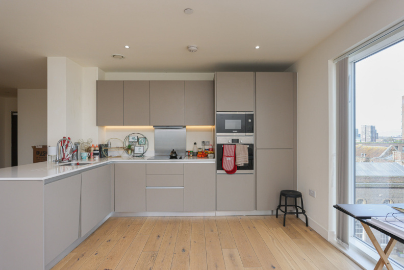 2 bedrooms apartments/flats to sale in New Warren Lane, Woolwich-image 4
