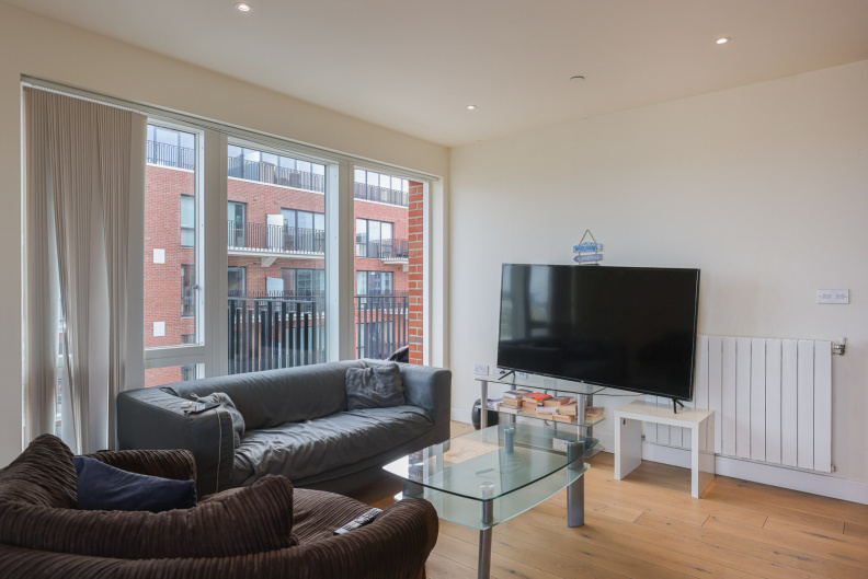 2 bedrooms apartments/flats to sale in New Warren Lane, Woolwich-image 3