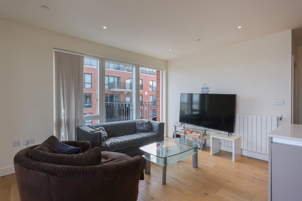 2 bedrooms apartments/flats for sale in New Warren Lane, Woolwich - SE18 view 1