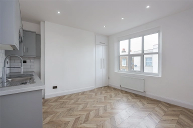 Burrage Place, Woolwich - SE18 view 2