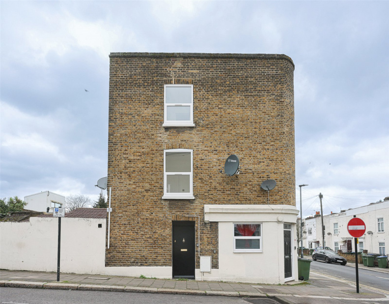 3 bedrooms apartments/flats to sale in Burrage Place, Woolwich-image 1