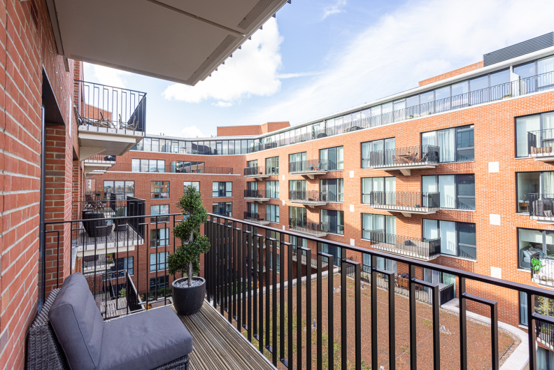 2 bedrooms apartments/flats to sale in Thunderer Walk, Woolwich-image 6