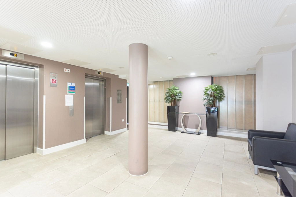 1 bedroom apartments/flats for sale in Peartree Way, Greenwich - SE10 view 12