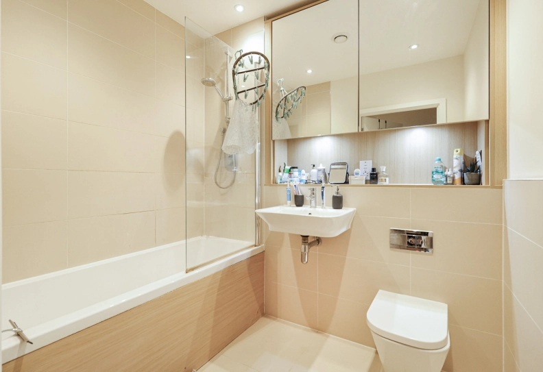 1 bedroom apartments/flats to sale in Peartree Way, Greenwich-image 7