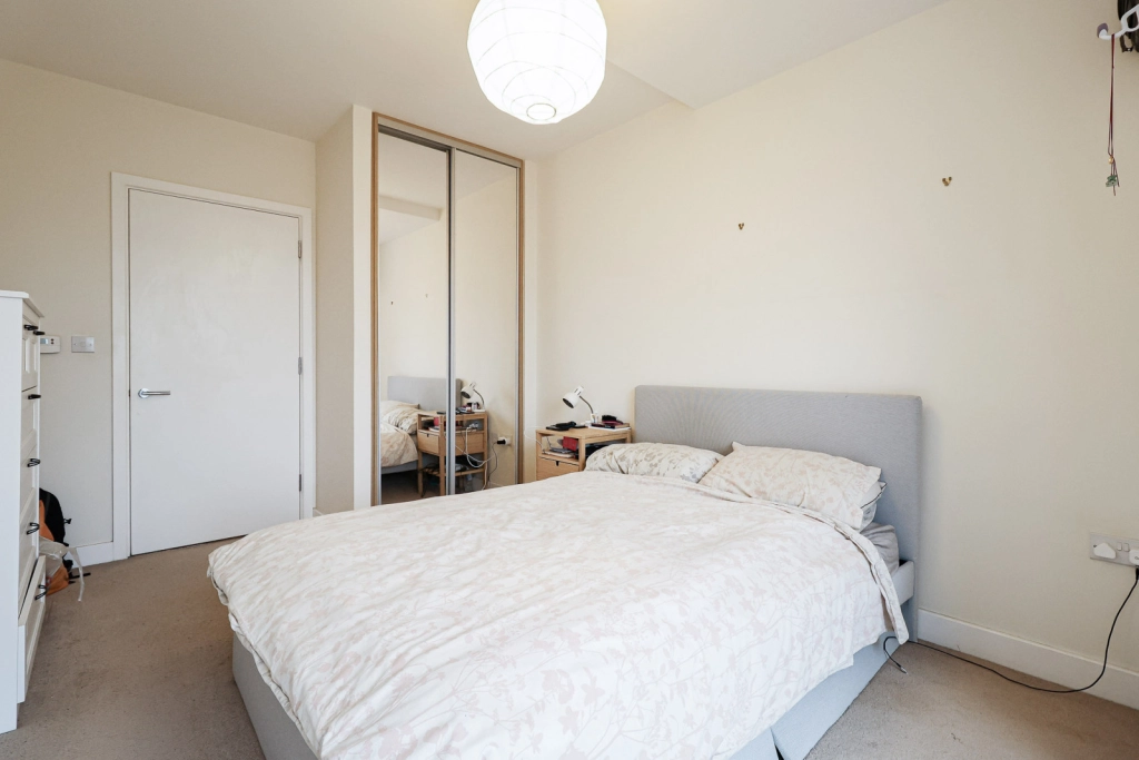 1 bedroom apartments/flats for sale in Peartree Way, Greenwich - SE10 view 6