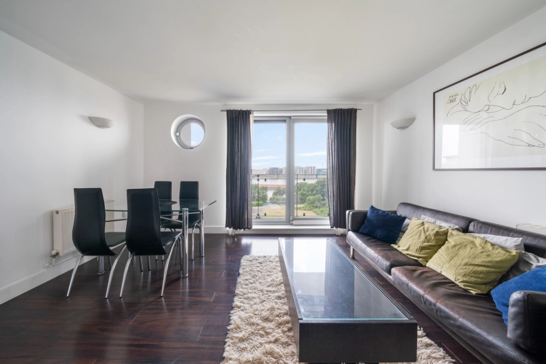 2 bedrooms apartments/flats for sale in Tideslea Path, Royal Arsenal - SE28 view 3