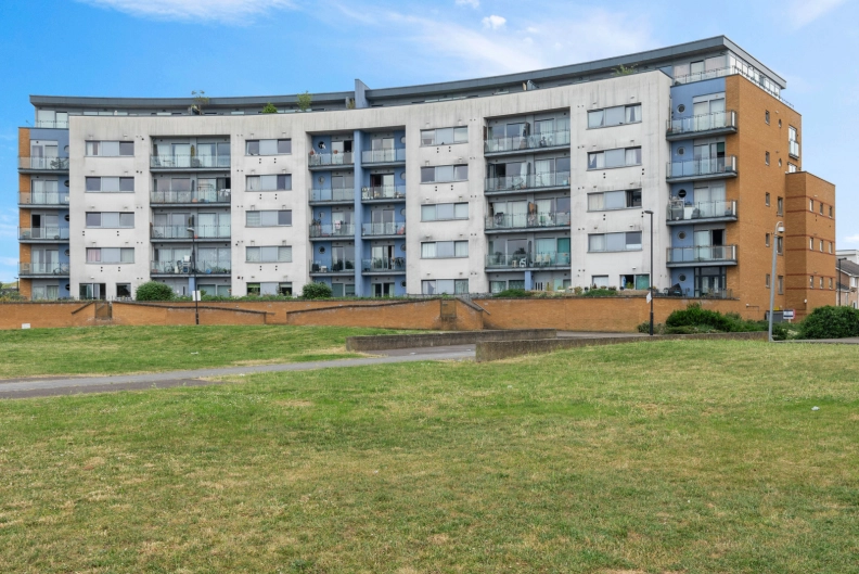 2 bedrooms apartments/flats for sale in Tideslea Path, Royal Arsenal - SE28 view 8