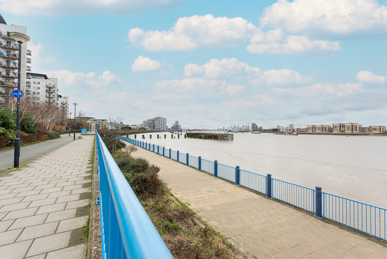 2 bedrooms apartments/flats to sale in Erebus Drive, Thamesmead-image 6