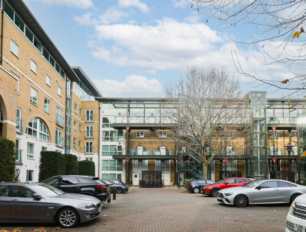 3 bedrooms apartments/flats for sale in Hopton Road, Royal Arsenal - SE18 view 8