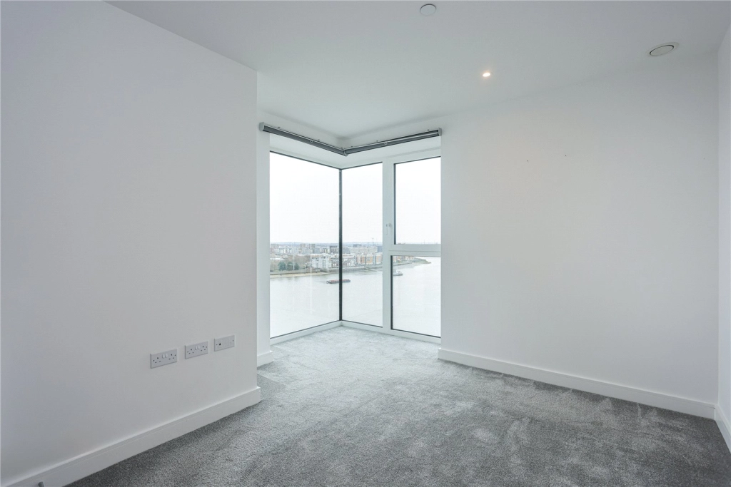 2 bedrooms apartments/flats for sale in Brigadier Walk, Greenwich - SE18 view 9