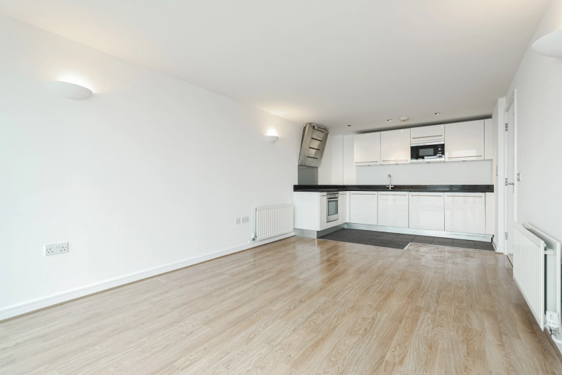2 bedrooms apartments/flats to sale in Argyll Road, London-image 10