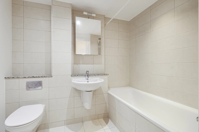 2 bedrooms apartments/flats to sale in Argyll Road, London-image 7