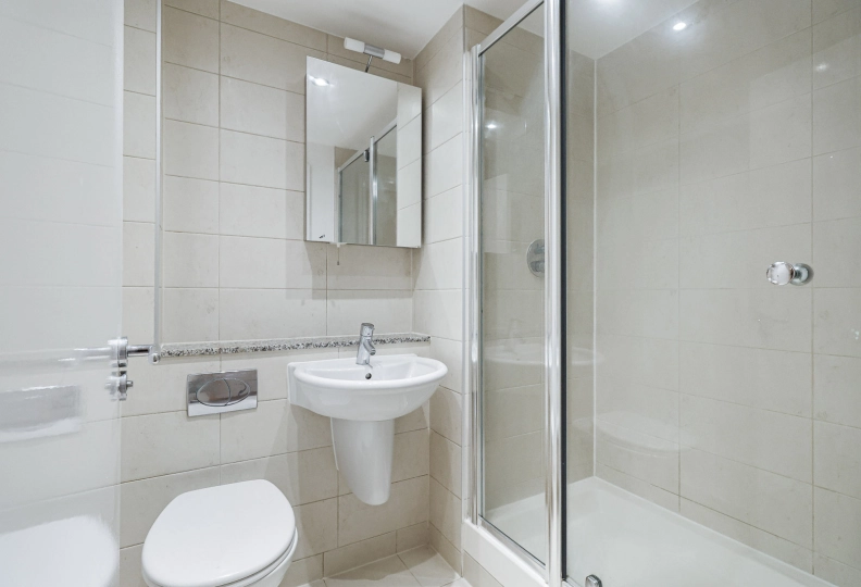 2 bedrooms apartments/flats to sale in Argyll Road, London-image 12