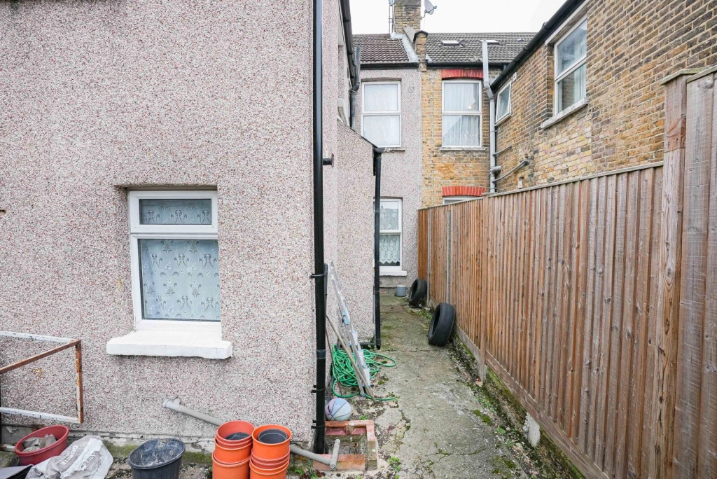 3 bedrooms houses for sale in Ceres Road, Plumstead - SE18 view 12