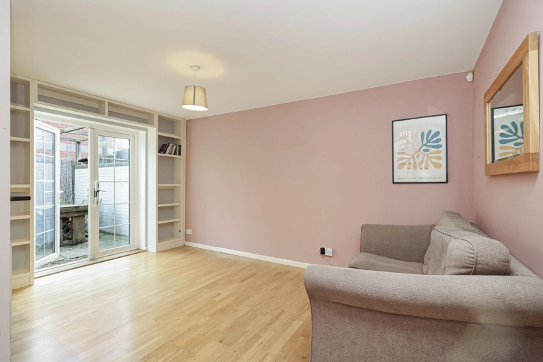 1 bedroom houses to sale in Mallard Path, Woolwich-image 3