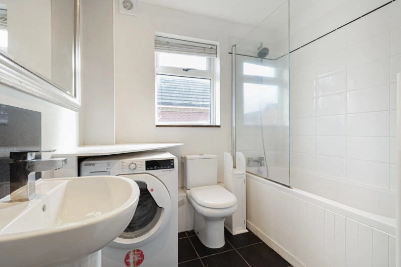 1 bedroom houses to sale in Mallard Path, Woolwich-image 8