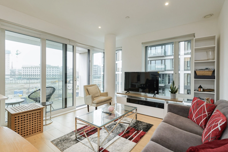 2 bedrooms apartments/flats for sale in Duke of Wellington Avenue, Royal Arsenal - SE18 view 3