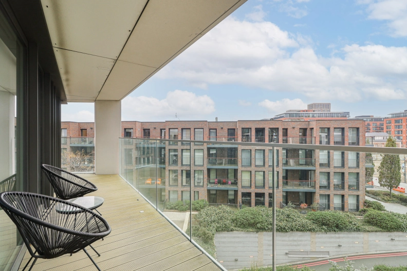 2 bedrooms apartments/flats for sale in Duke of Wellington Avenue, Royal Arsenal - SE18 view 2