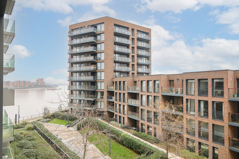 2 bedrooms apartments/flats for sale in Duke of Wellington Avenue, Royal Arsenal - SE18 view 8