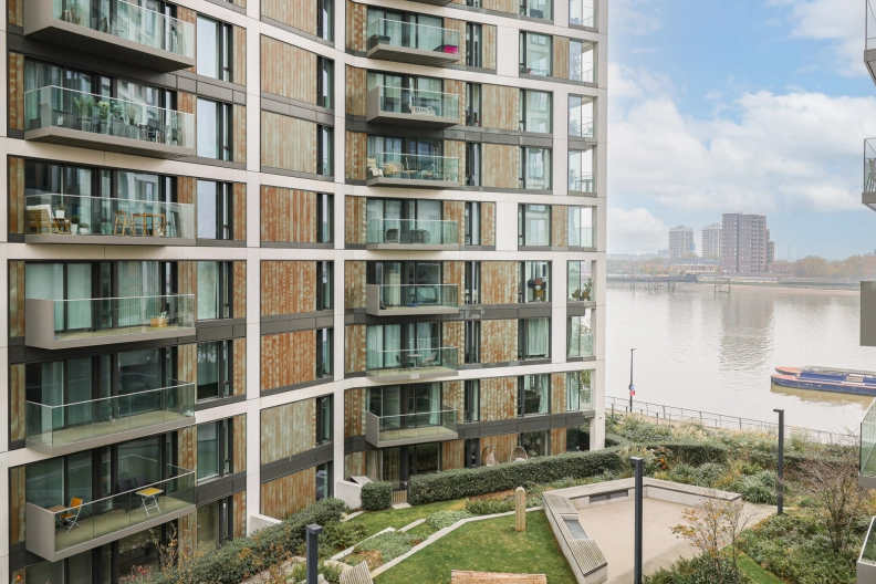 2 bedrooms apartments/flats for sale in Duke of Wellington Avenue, Royal Arsenal - SE18 view 13