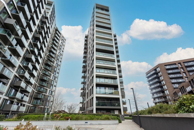 2 bedrooms apartments/flats for sale in Duke of Wellington Avenue, Royal Arsenal - SE18 view 14