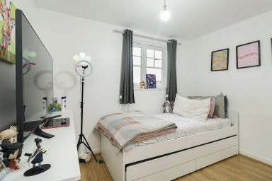 Greenhaven Drive, Thamesmead - SE28 view 5