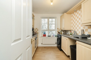 Greenhaven Drive, Thamesmead - SE28 view 3
