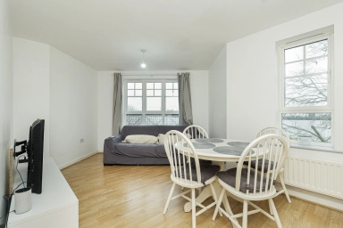 Greenhaven Drive, Thamesmead - SE28 view 2