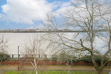 Greenhaven Drive, Thamesmead - SE28 view 7