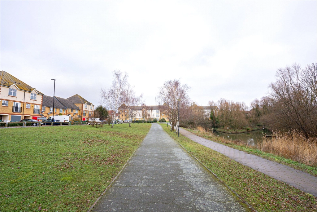 2 bedrooms apartments/flats for sale in Martins Place, Thamesmead - SE28 view 11