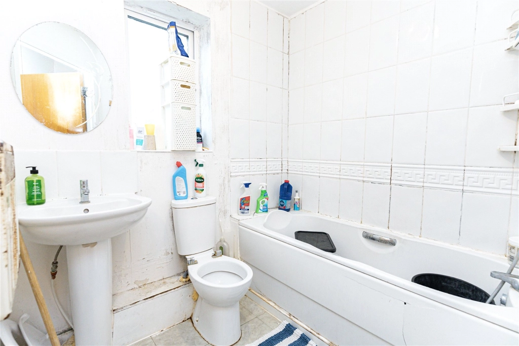 2 bedrooms apartments/flats for sale in Martins Place, Thamesmead - SE28 view 7