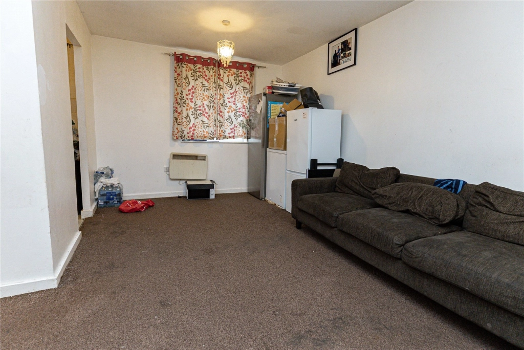2 bedrooms apartments/flats for sale in Martins Place, Thamesmead - SE28 view 5
