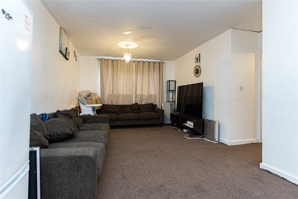2 bedrooms apartments/flats for sale in Martins Place, Thamesmead - SE28 view 2