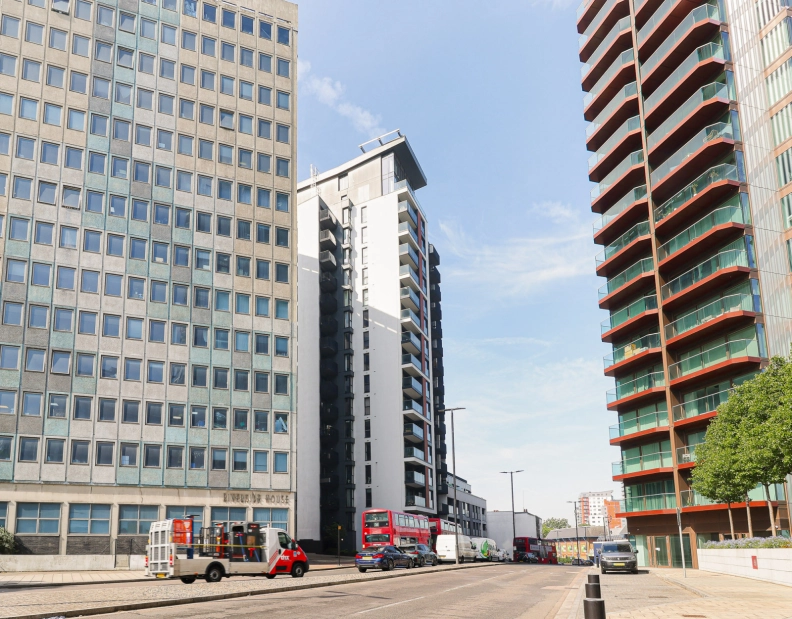 1 bedroom apartments/flats to sale in Woolwich High Street, Woolwich-image 1