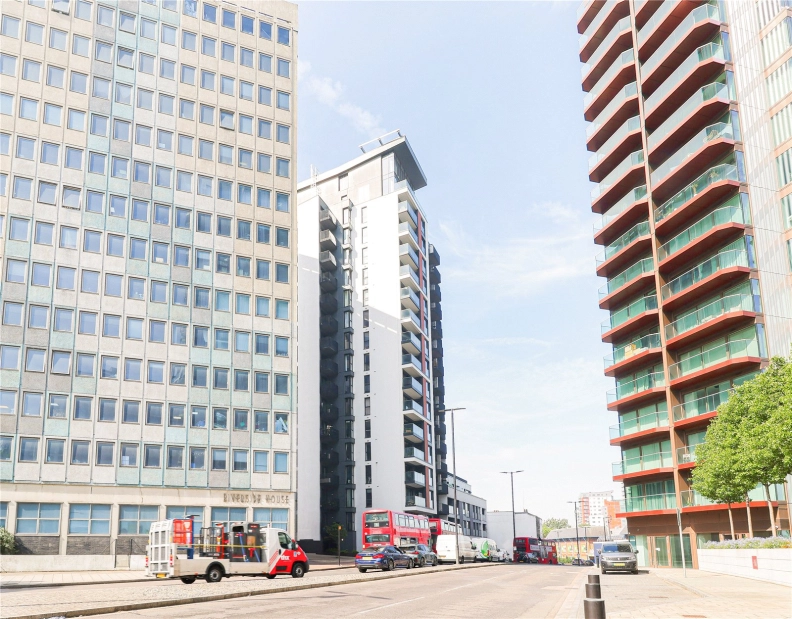 1 bedroom apartments/flats to sale in Woolwich High Street, Woolwich-image 2