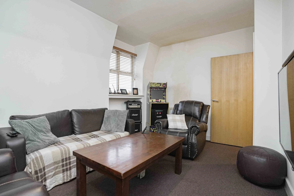 1 bedroom apartments/flats for sale in Brook Square, Woolwich - SE18 view 2