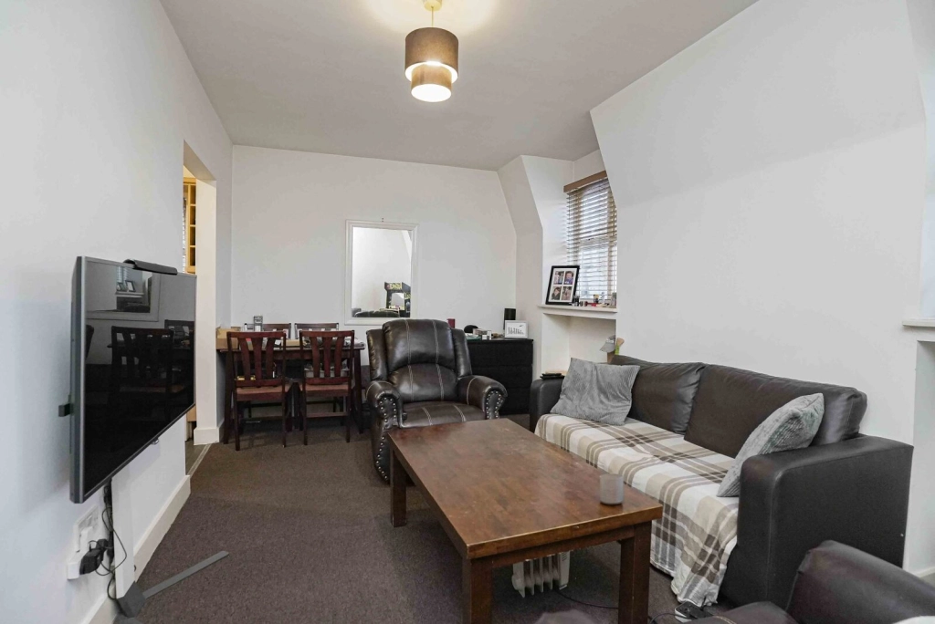 1 bedroom apartments/flats for sale in Brook Square, Woolwich - SE18 view 9