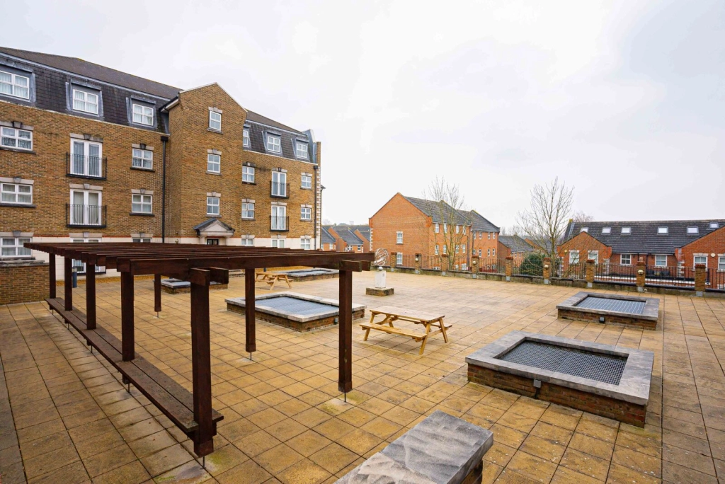 1 bedroom apartments/flats for sale in Brook Square, Woolwich - SE18 view 7