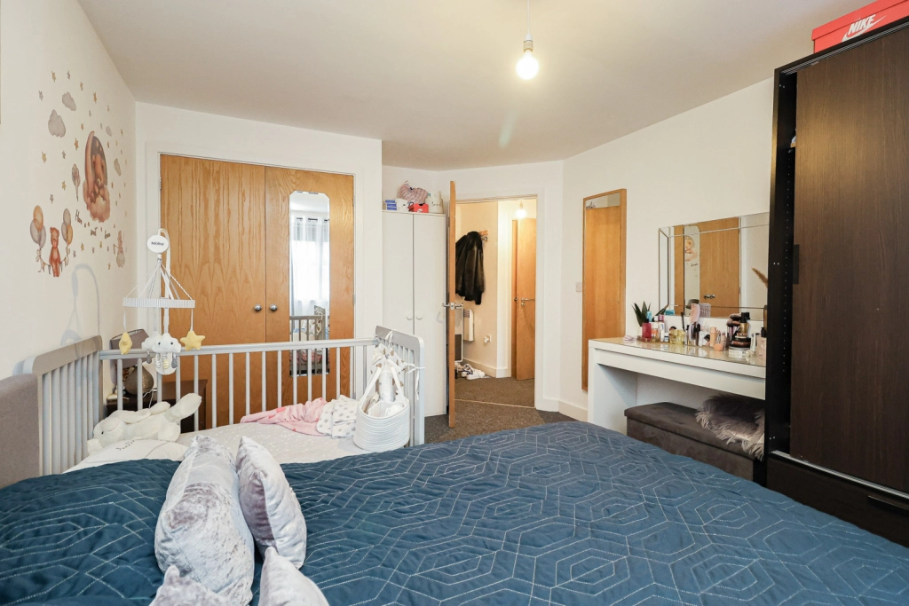 1 bedroom apartments/flats for sale in Brook Square, Woolwich - SE18 view 11