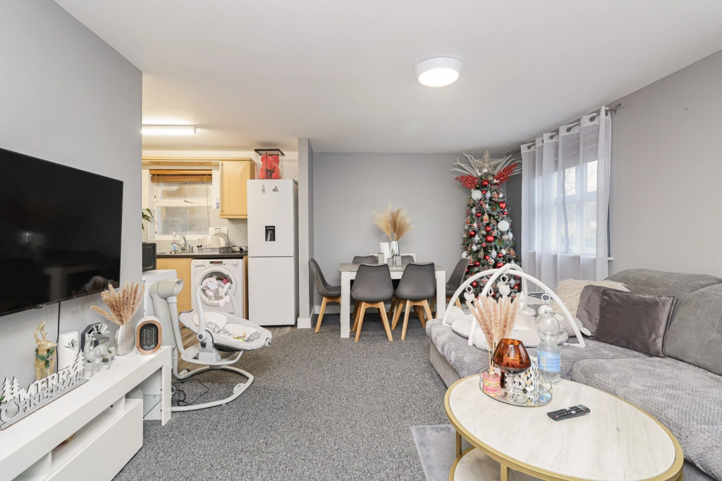 1 bedroom apartments/flats for sale in Brook Square, Woolwich - SE18 view 9