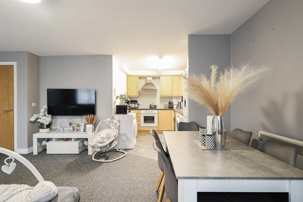 1 bedroom apartments/flats for sale in Brook Square, Woolwich - SE18 view 7