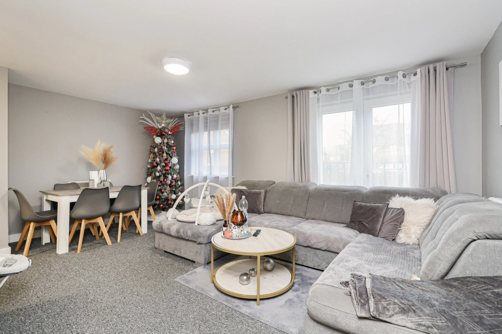 1 bedroom apartments/flats for sale in Brook Square, Woolwich - SE18 view 3