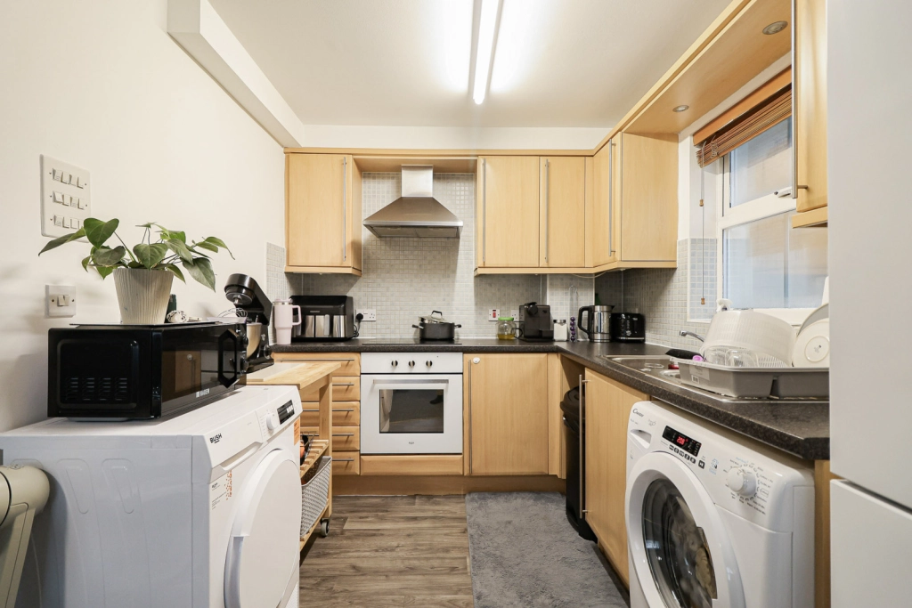 1 bedroom apartments/flats for sale in Brook Square, Woolwich - SE18 view 10