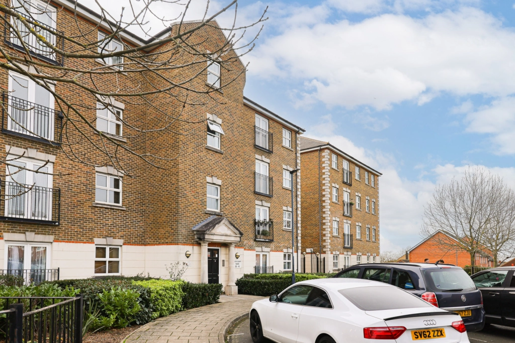 1 bedroom apartments/flats for sale in Brook Square, Woolwich - SE18 view 12
