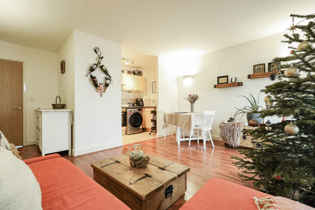 2 bedrooms apartments/flats for sale in Tideslea Path, Woolwich - SE28 view 3