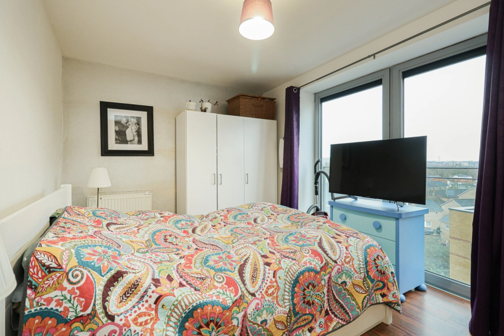 2 bedrooms apartments/flats for sale in Tideslea Path, Woolwich - SE28 view 5