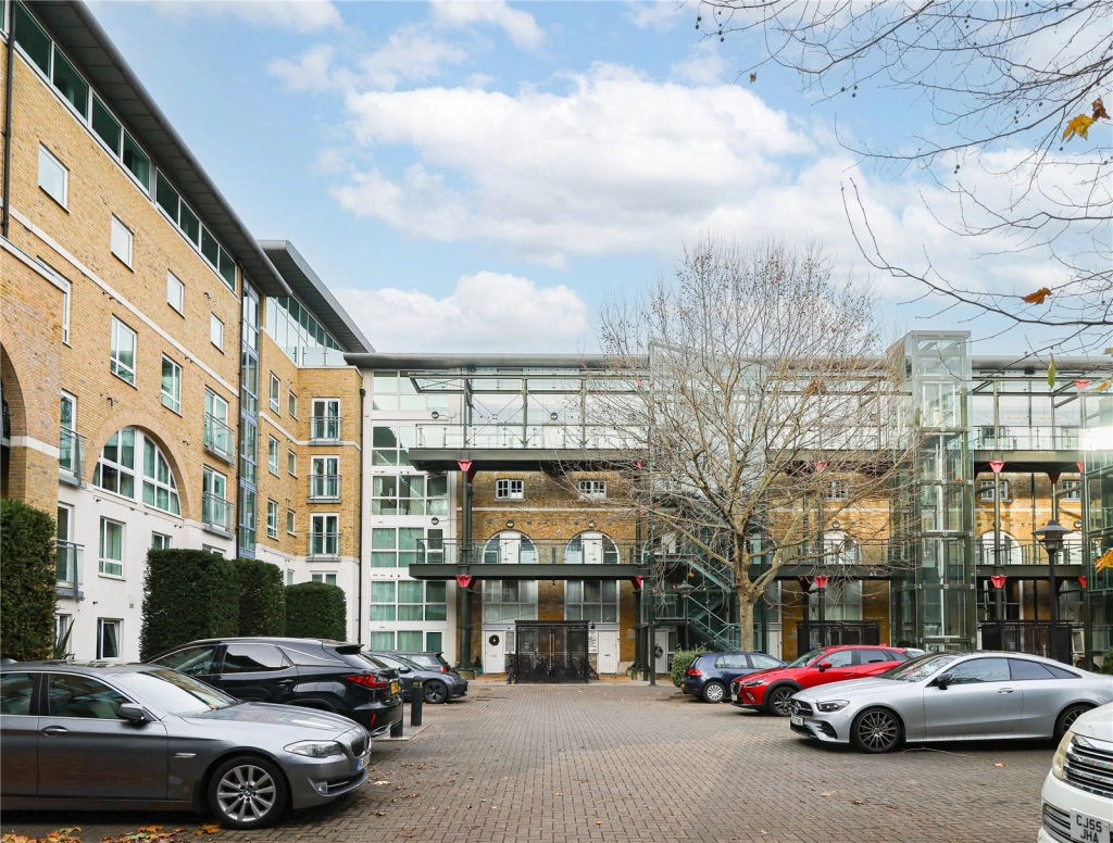 3 bedrooms apartments/flats for sale in Hopton Road, Royal Arsenal - SE18 view 12