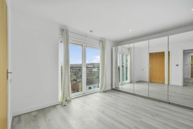 Erebus Drive, Woolwich - SE28 view 12